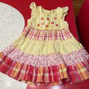 Little Girls Sleeveless Smocked Dress!